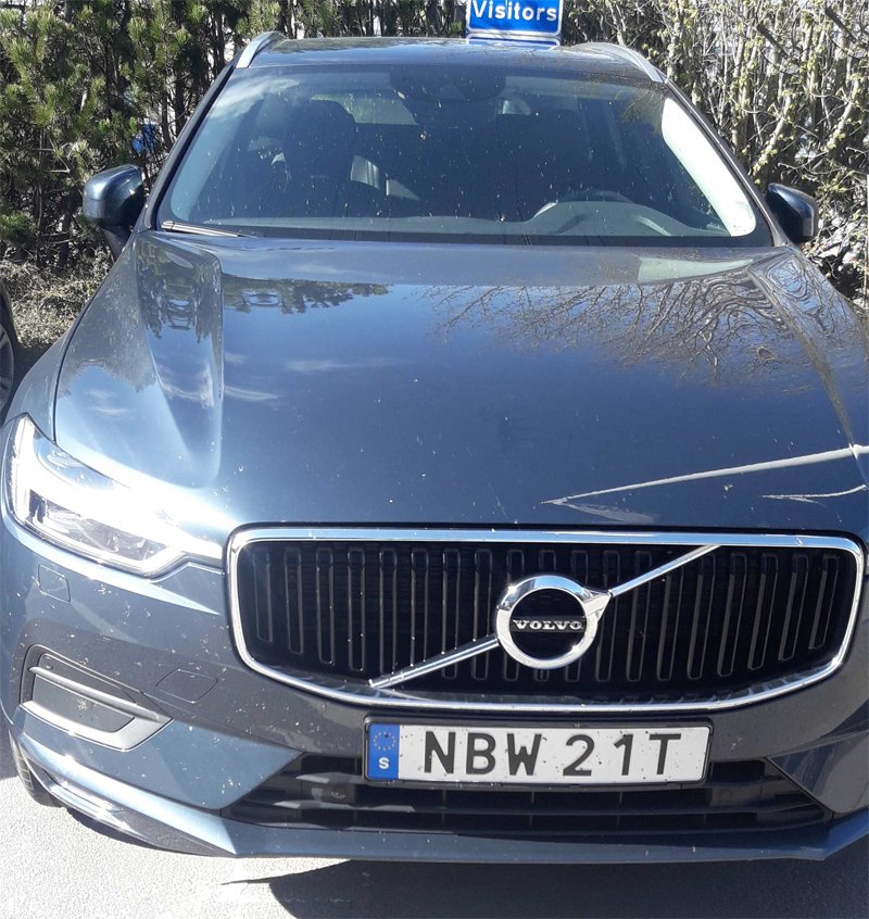 Blåmetallic hyrbil Volvo XC60 D4 AWD stulen på Arlanda flygplats norr om Stockholm