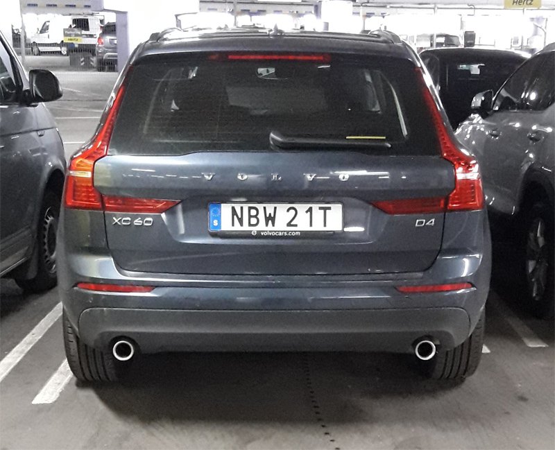 Blåmetallic hyrbil Volvo XC60 D4 AWD stulen på Arlanda flygplats norr om Stockholm