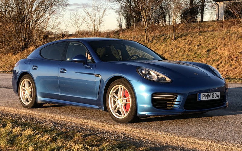 Blåmetallic Porsche Panamera GTS stulen i Klågerup öster om Malmö