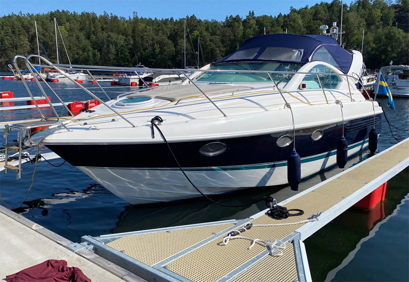 Fairline 34 Targa stulen från plats H36 vid Marindepån i Nacka utanför Stockholm