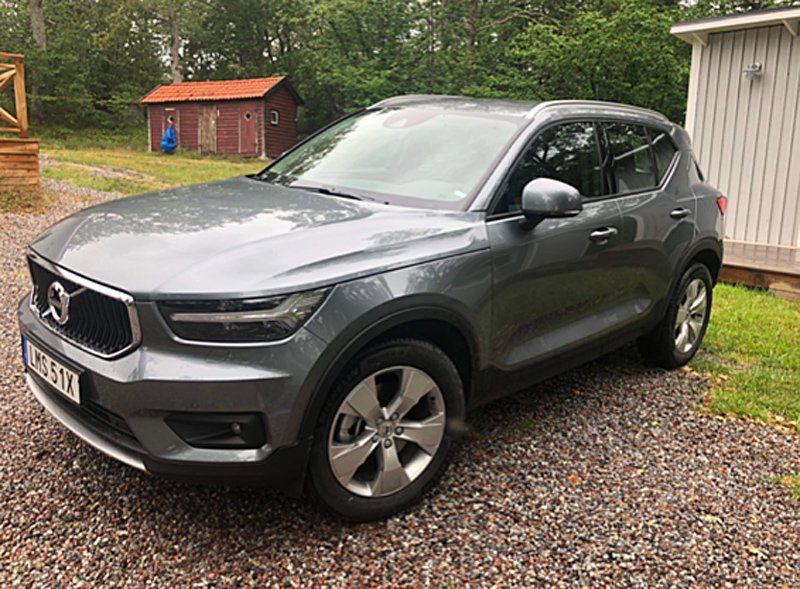 Grå metallic Volvo XC40 T4 AWD stulen i centrala Stockholm 