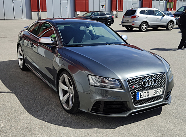 Gråmetallic Audi RS5 Coupé Quattro stulen i Malmö