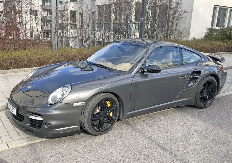 Gråmetallic Porsche 911/ 997 Turbo stulen i Stockholm