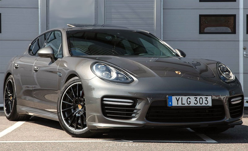 Gråmetallic Porsche Panamera Turbo PDK stulen i Veddige, norr om Varberg