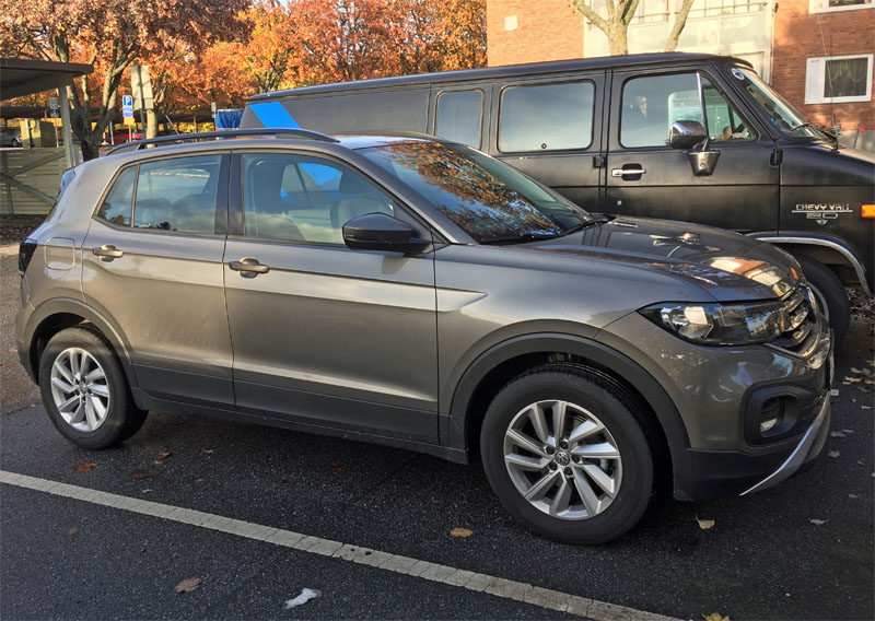 Gråmetallic Volkswagen T-Cross stulen i Täby norr om Stockholm