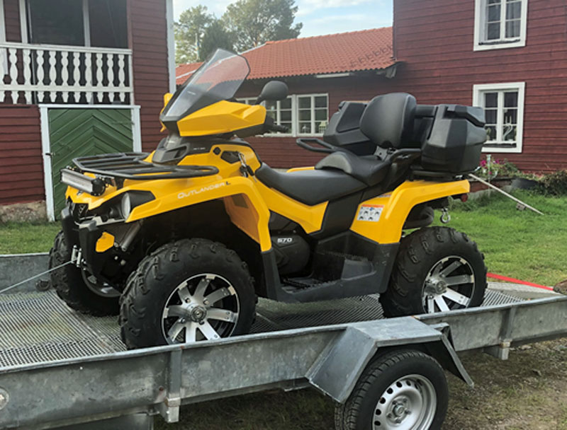 Gul fyrhjuling Can Am Outlander L570 MAX stulen i Sandviken