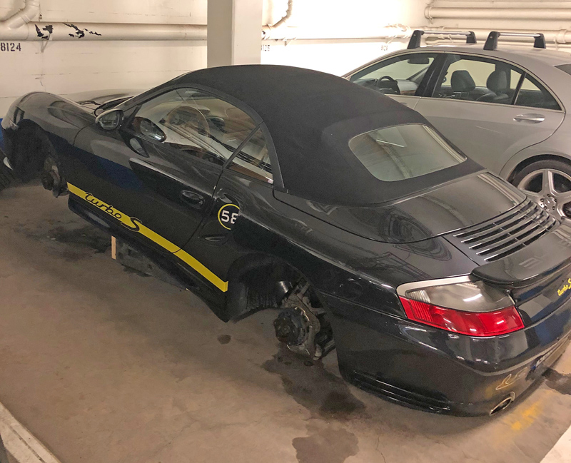 Keramiska bromsar stulna från Porsche 996/ 911 Turbo cabriolet i Stockholm