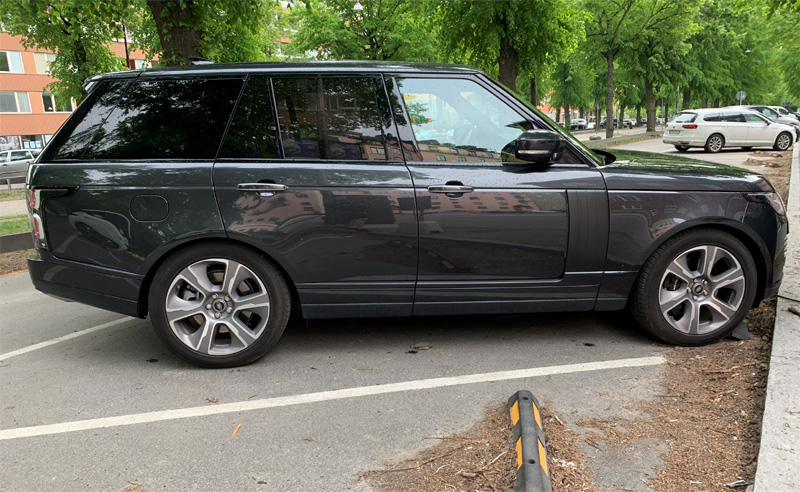 Land Rover Range Rover P400e Autobiography stulen på Östermalm i Stockholm