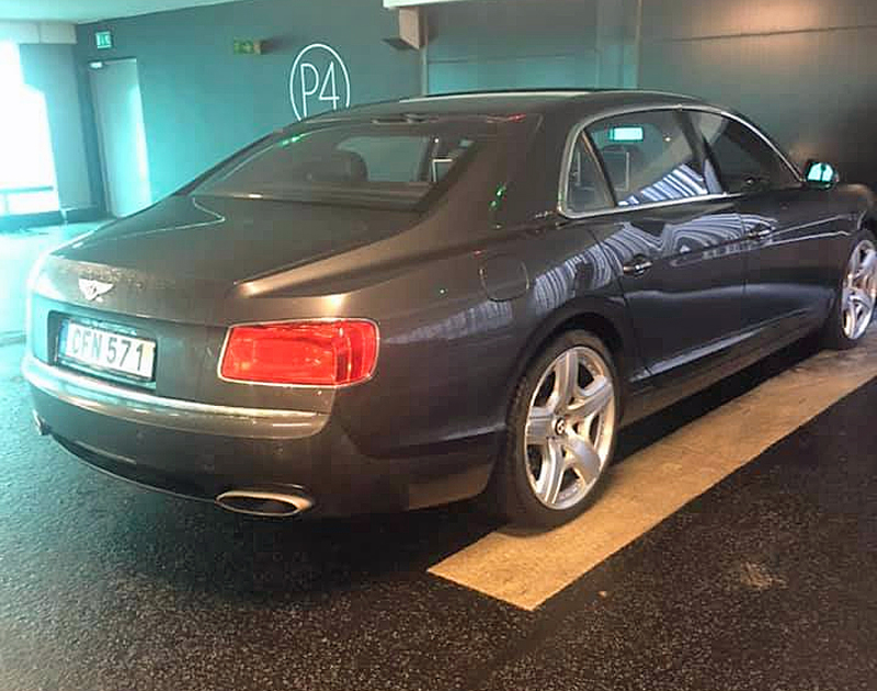 Mörkgrå metallic Bentley Flying Spur W12 stulen i Blentarp, sydväst om Sjöbo