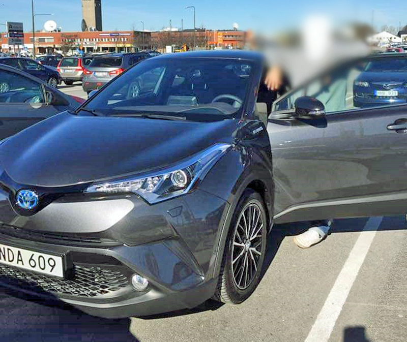 Mörkgrå metallic Toyota C-HR Executive stulen i Vallåkra, Landskrona