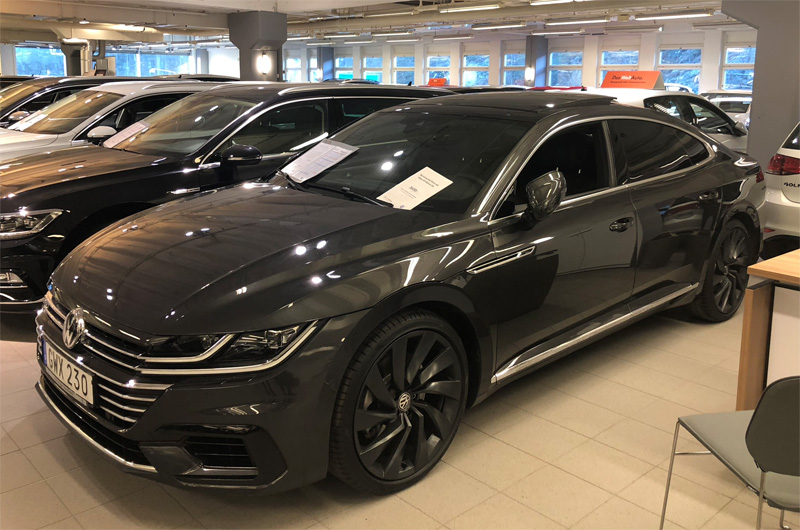 Mörkgrå metallic Volkswagen Arteon 2.0 TSI 4Motion med R-Line pkt stulen på Lidingö