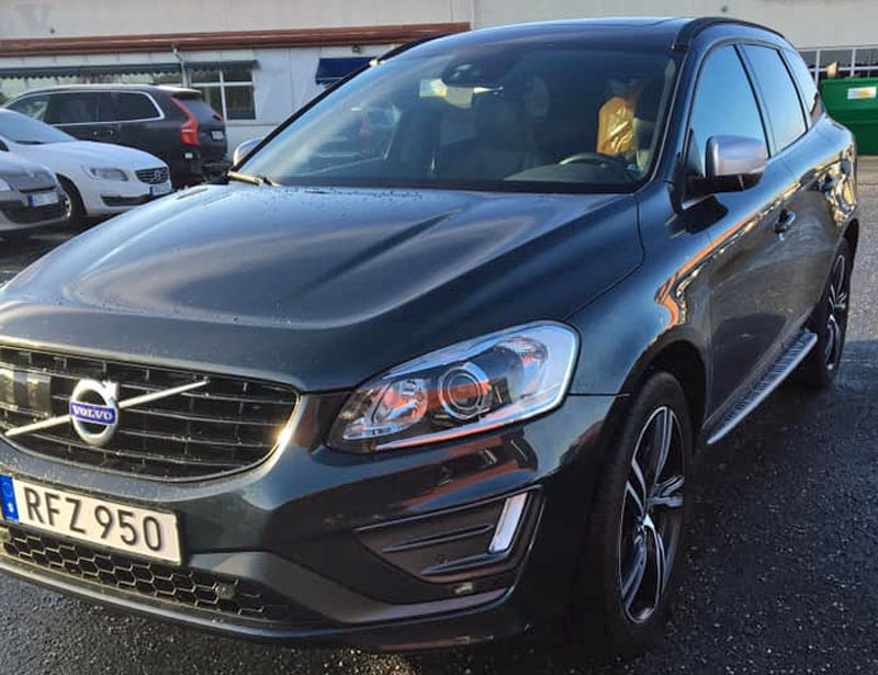 Mörkgrå metallic Volvo XC60 D4 AWD Classic R-Design stulen i Trollhättan