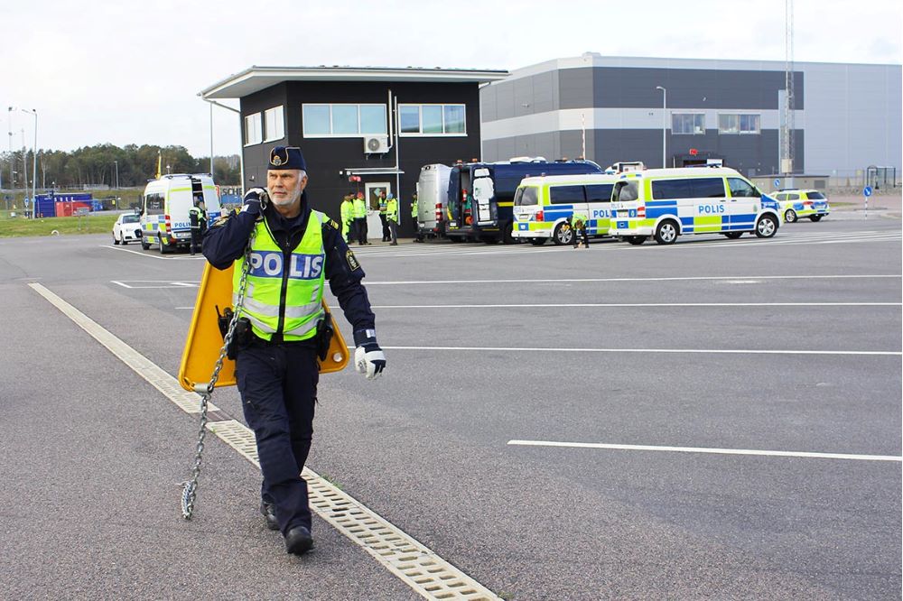 Kustbevakningen, Länsstyrelsen, Tullen och Arbetsmiljöverket, tillsammans med trafik- och gränspolis genomför samverkanskontroller med ett brett anslag.