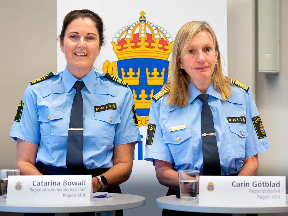 Catarina Bowall, kommenderingschef operation Rimfrost och Carin Götblad, regionpolischef Mitt.