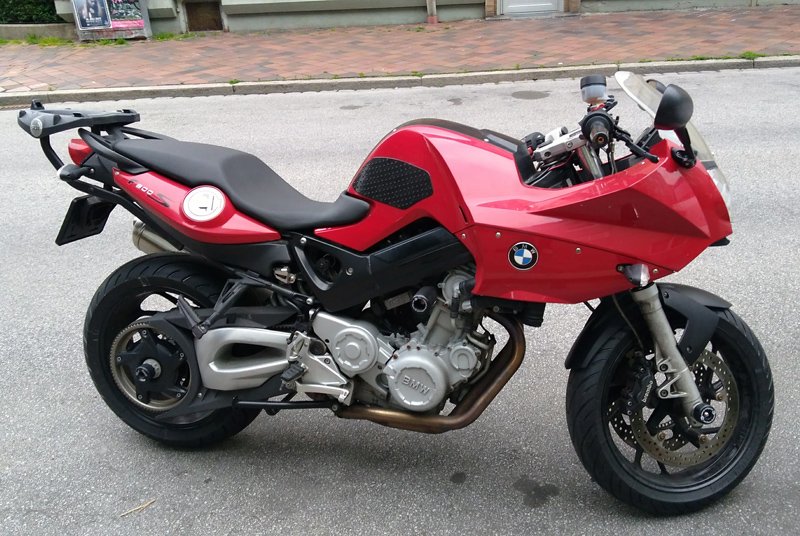 Röd BMW F 800 S stulen i Malmö