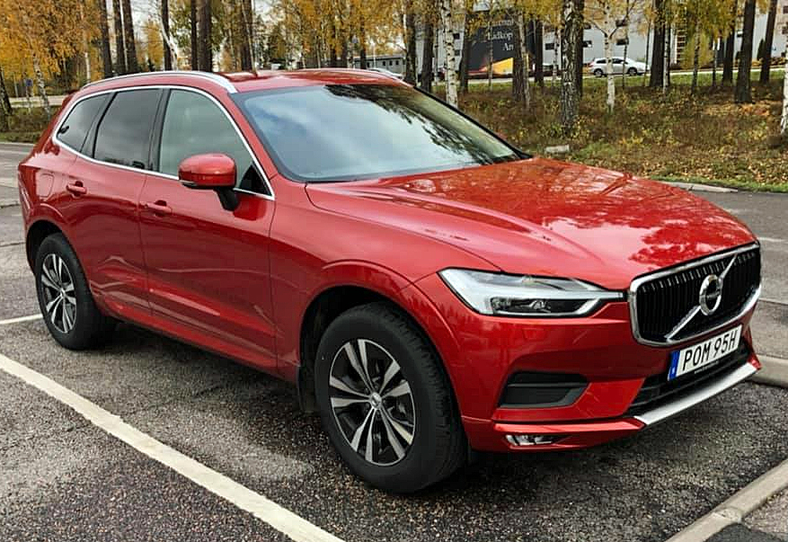 Röd Volvo XC60 T5 AWD stulen i Trollhättan