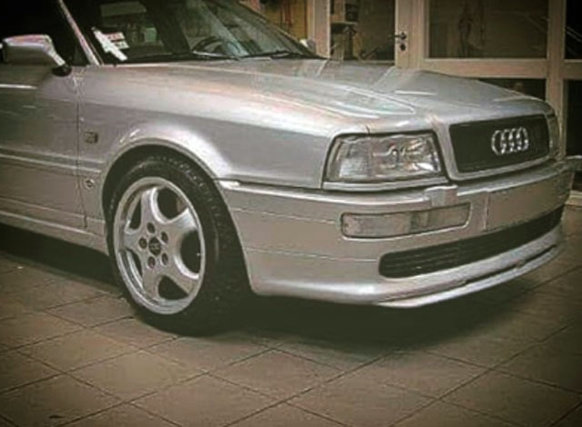 Silvermetallic Audi S2 Avant stulen i Vallentuna