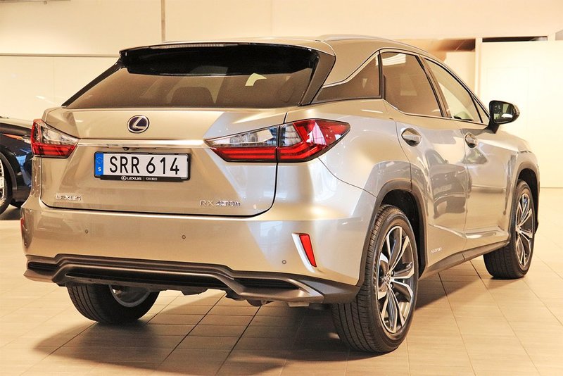 Silvermetallic Lexus RX450H Comfort AWD provkörd och ej återlämnad, Örebro