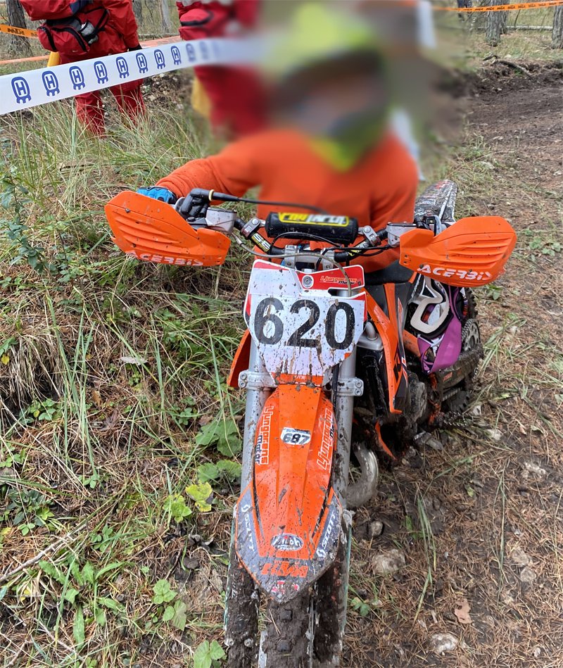 Skåpsläp lastat med tre KTM Crossmotorcyklar stulet i Karlskoga