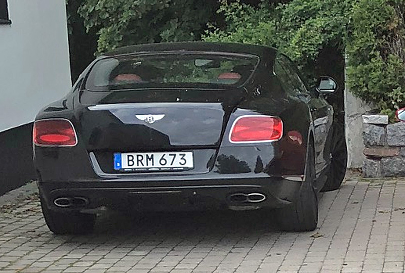 Svart Bentley Continental GT V8 S stulen i Sundsvall