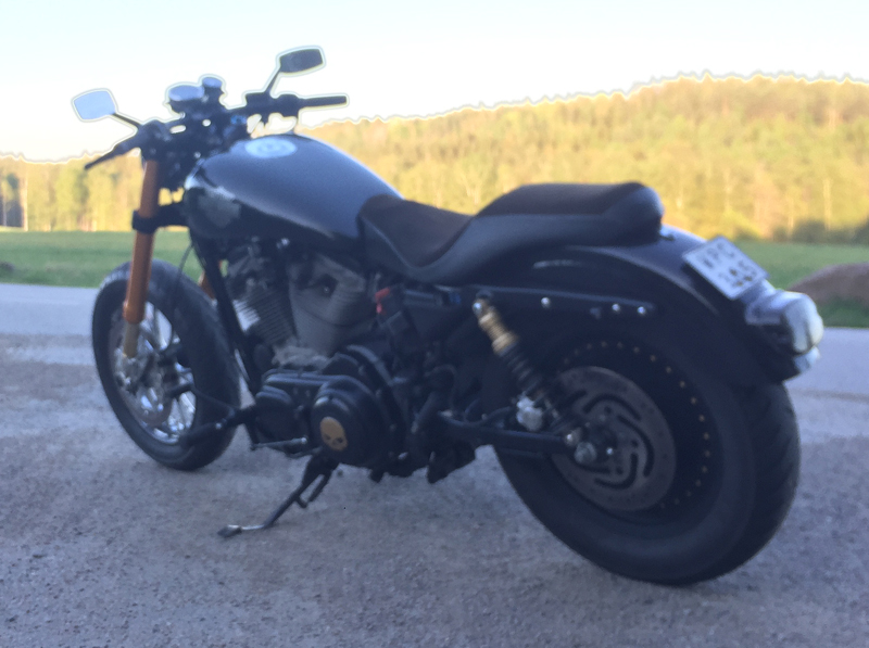 Svart Harley Davidson XL883C Sportster Custom stulen i Hägersten, Stockholm