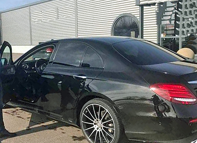 Svart Mercedes Benz E 350 D med AMG Sportpaket stulen i Oxie strax söder om Malmö