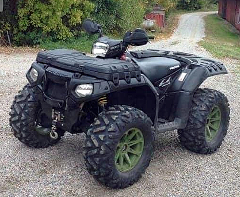 Svart Polaris Sportsman XP 850 stulen i Gällersta söder om Örebro