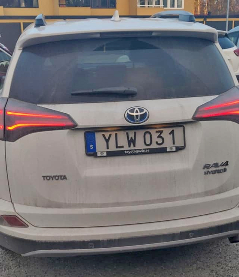Vit Toyota RAV4 Hybrid 2.5 stulen i Sollentuna norr om Stockholm
