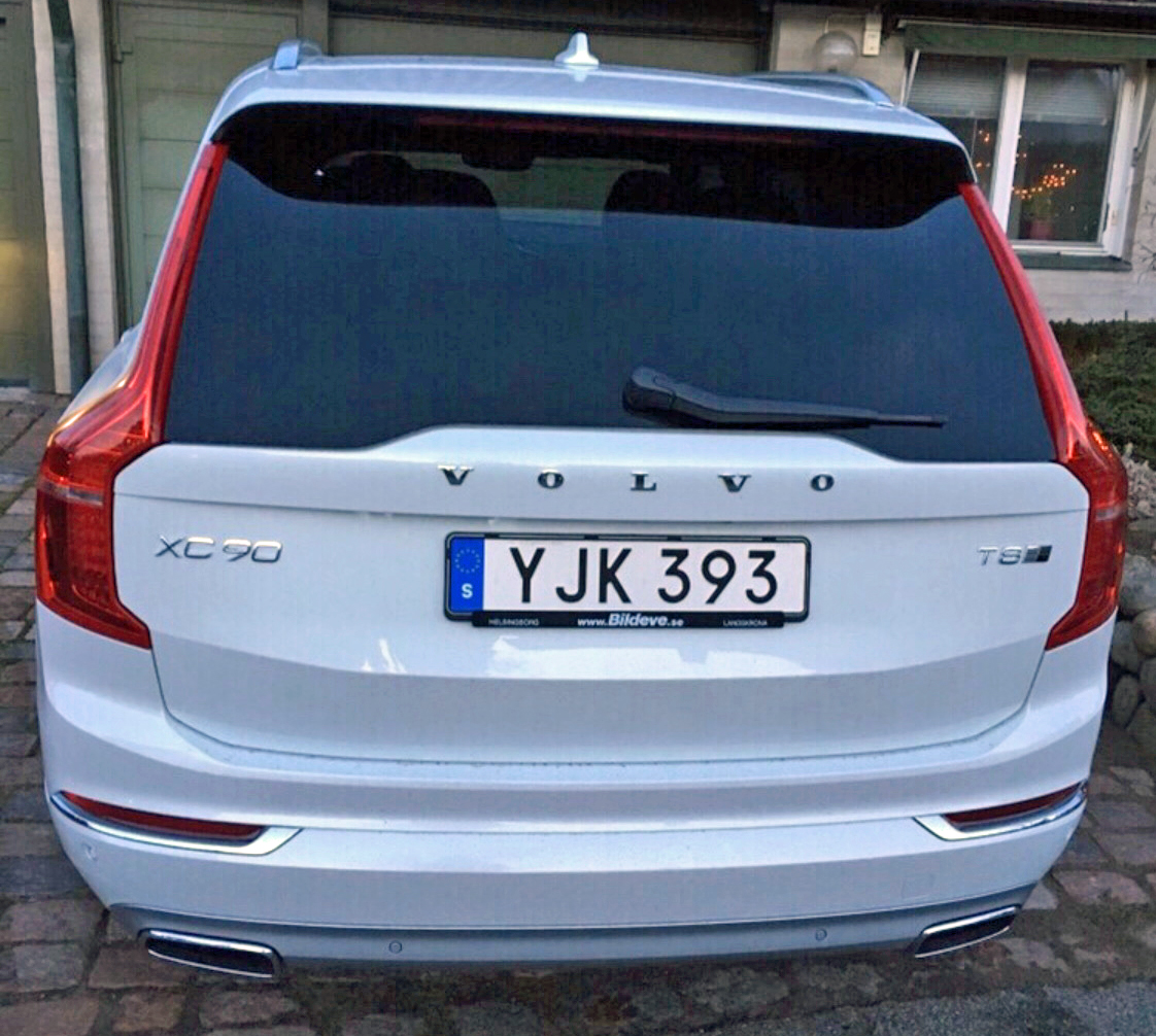 Vit Volvo XC90 T8 Twin Engine stulen i Viken norr om Helsingborg