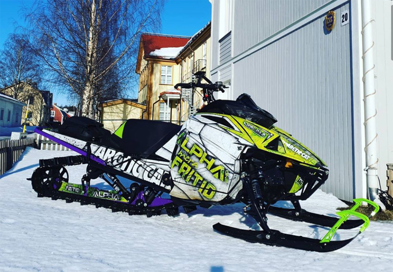 Arctic Cat M 8000 Alpha stulen i Luleå