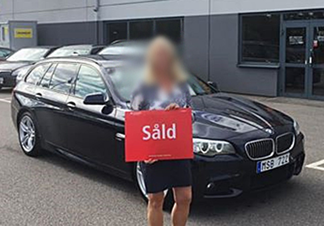 Blå BMW 530D Xdrive M-Sport Touring stulen i Strängnäs