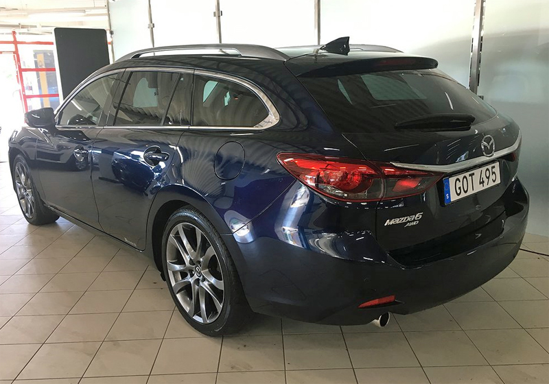 Blå Mazda 6 Wagon 2.2 SKYACTIV-D AWD stulen i Hörby