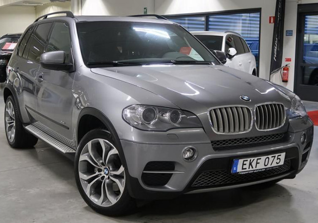 Grå metallic BMW X5 Xdrive 4.0D stulen i Lomma strax norr om Malmö