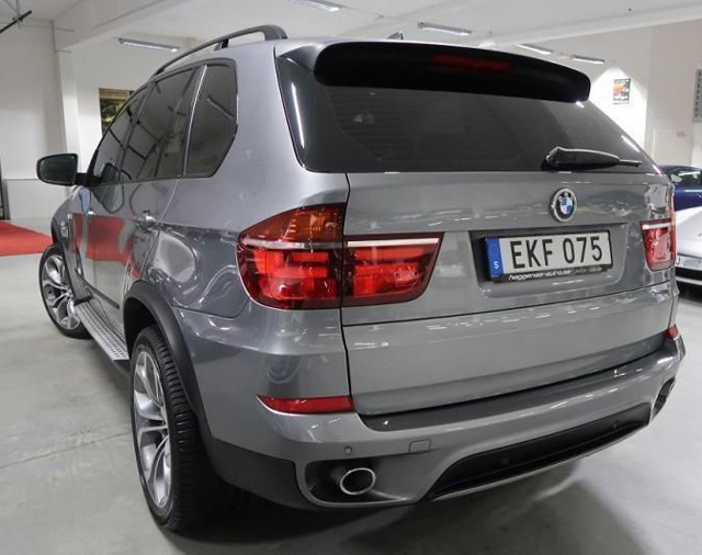 Grå metallic BMW X5 Xdrive 4.0D stulen i Lomma strax norr om Malmö