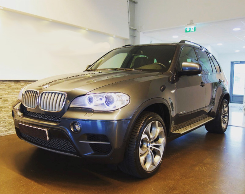 Grå metallic BMW X5 Xdrive 4.0D stulen på Lindö i Norrköping