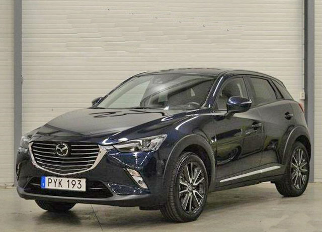 Mörkblå Mazda CX-3 stulen i Lund