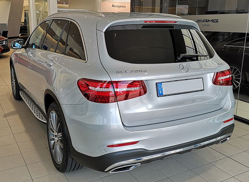 Silvermetallic Mercedes Benz GLC 220D 4Matic stulen i Karlstad