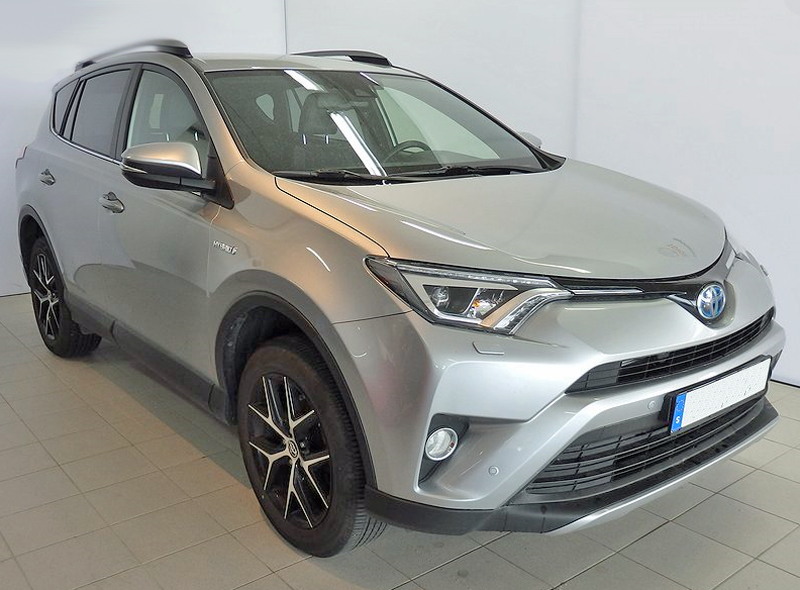 Silvermetallic Toyota RAV4 Hybrid E-FOUR 2.5 i-AWD stulen i Åkarp strax utanför Malmö