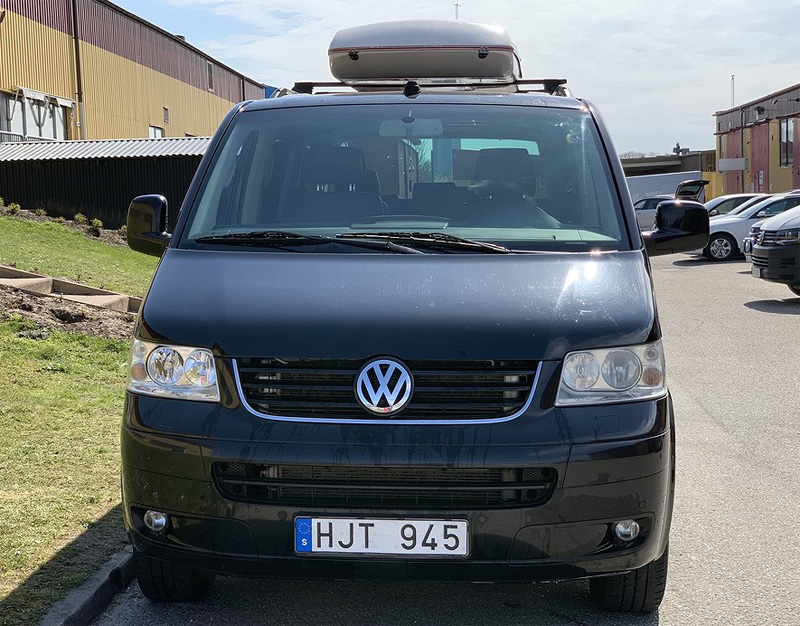Svart Volkswagen Multivan Highline 2.5 TDI stulen i Vellinge söder om Malmö