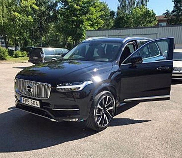 Svart Volvo XC90 D4 AWD Inscription stulen i Mariestad