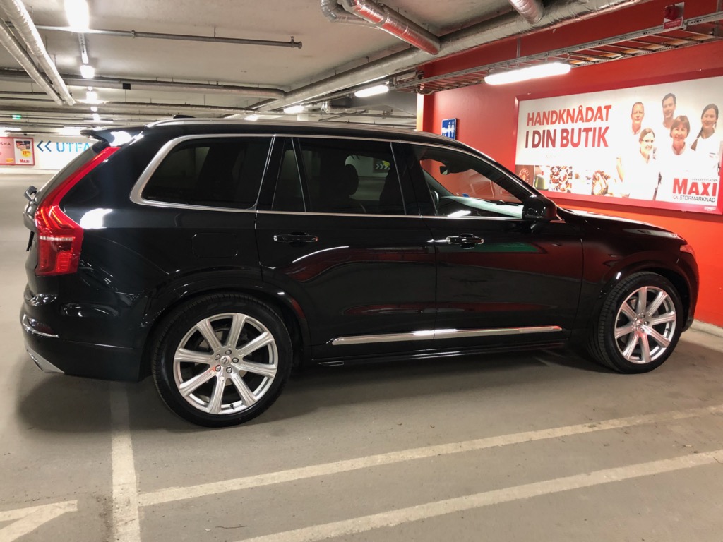 Svart Volvo XC90 stulen på Värmdö