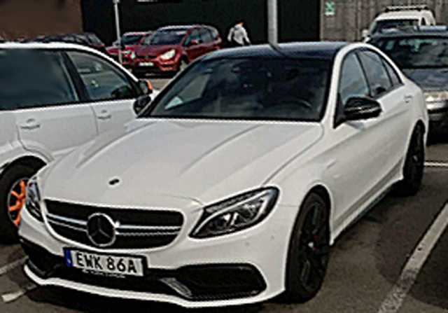 Vit Mercedes Benz C63 AMG S stulen i Helsingborg