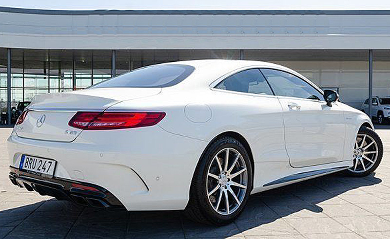 Vit Mercedes Benz S63 AMG Coupé stulen i Motala