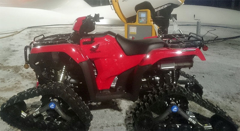 Röd fyrhjuling Honda Rubicon stulen efter inbrott vid IK Jarls anläggning i Rättvik