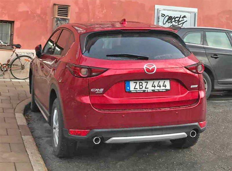 Röd metallic Mazda CX-5 2.2 SKYACTIV-D AWD stulen i Bergshamra, Solna