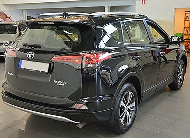 Svart Toyota RAV4 2.0 AWD stulen i Oxie sydost om Malmö