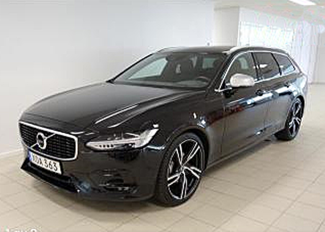 Svart Volvo V90 D4 R-Design stulen i Skånes Fagerhult mellan Markaryd och Örkelljunga