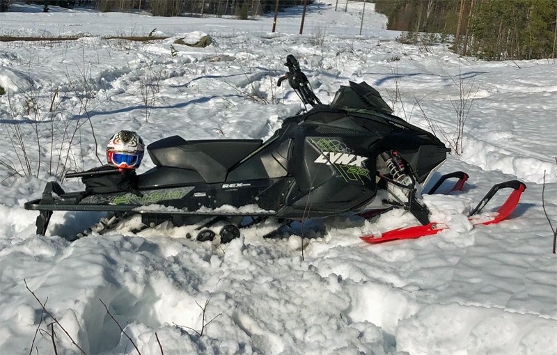 Snöskoter Lynx Boondocker 3700 800 stulen i Upplands Väsby norr om Stockholm