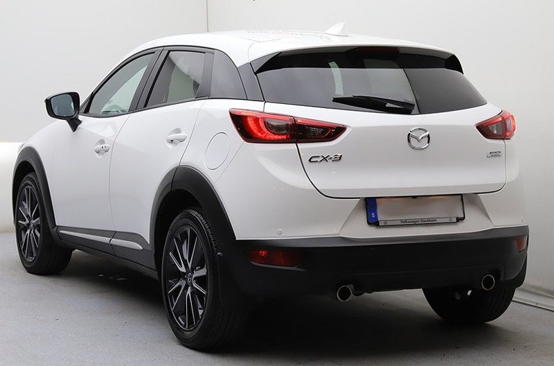 Vit Mazda CX-3 Skyactiv stulen i Falsterbo