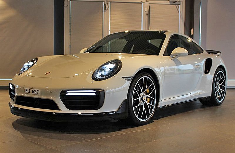 Vit Porsche 911/ 991 Turbo S stulen i Stenungsund